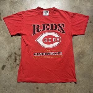 Vintage 90s Cincinnati Red MLB Nutmeg Baseball T-Shirt